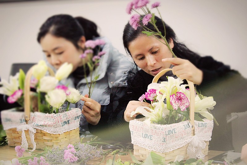 華燁篷房廠家之插花活動 華燁篷房廠家之插花活動