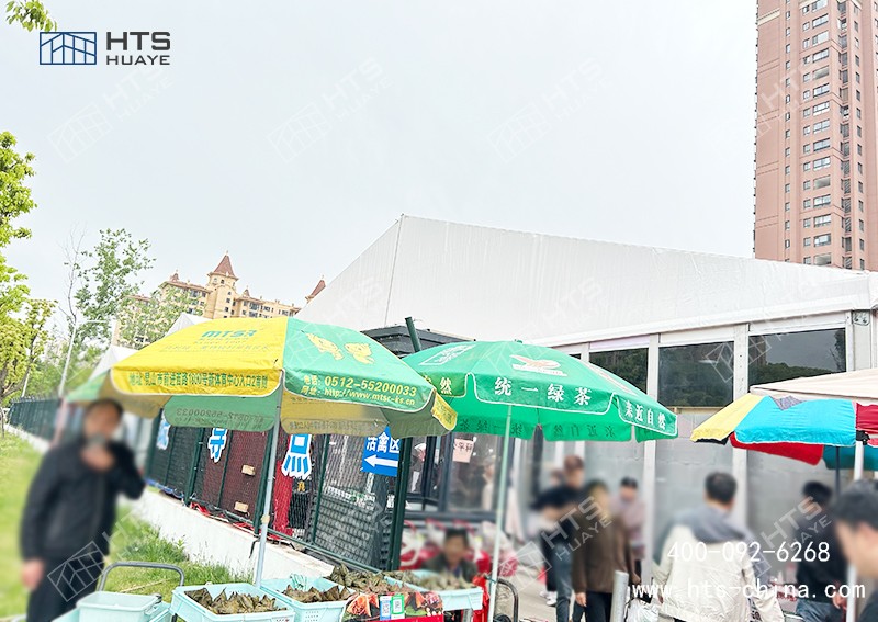 這座接近4000平方米的菜市場篷房，正式投入使用了