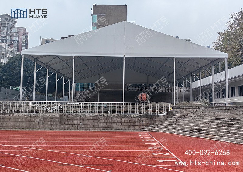 羽毛球篷房建設為球員們撐起一片不受風雨干擾的運動空間